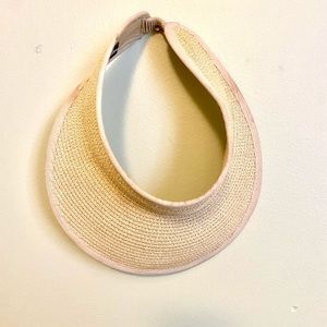 Banana Republic sun hat.